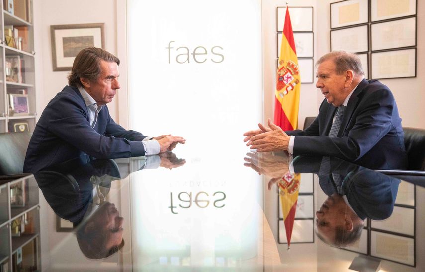 Encuentro en la Fundación FAES entre el exjefe del gobierno español José María Aznar y el presidente electo de Venezuela Edmundo González Urrutia