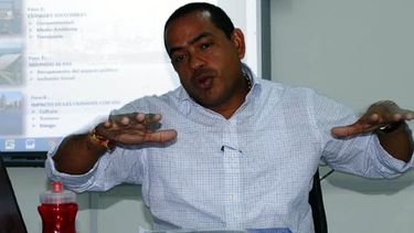 Junto al alcalde Fabio Velásquez fue detenida la secretaria de Educación.