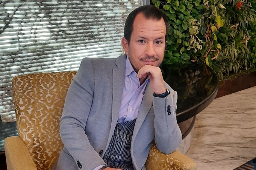 El escritor venezolano Jaime Huertas presenta la novela Los seres que nos miran.