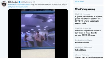 Video muestra a un oficial que golpea a una mujer en el aeropuerto de Miami.