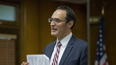 Abogado Robert Fernández, defensor de la candidata Marcia del Rey, durante la audiencia 