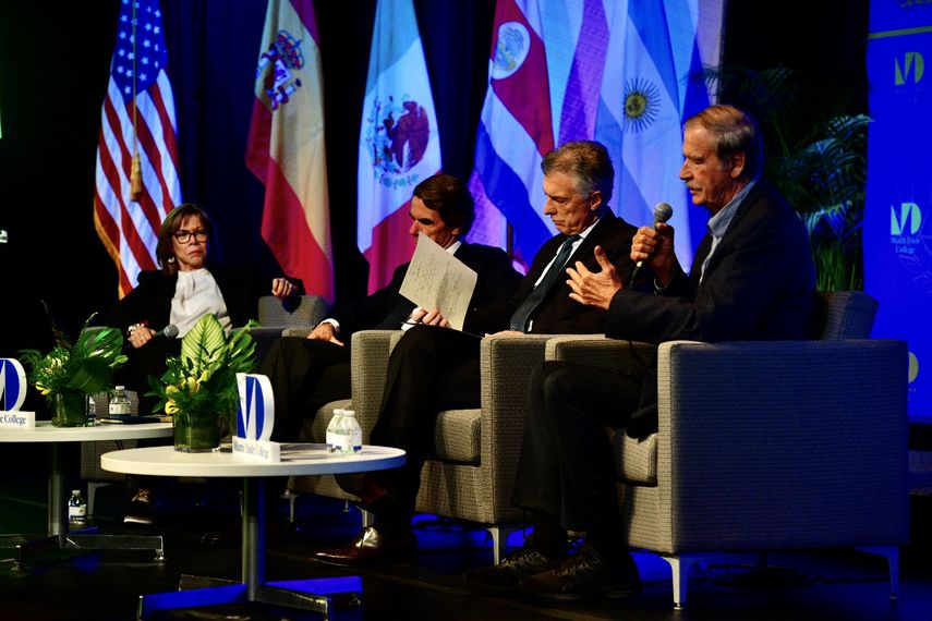 Expresidentes en un debate del VII Diálogo Presidencial.