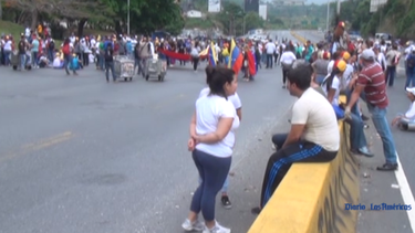 Caraqueños demostraron resistencia en Plantón convocado por la oposición