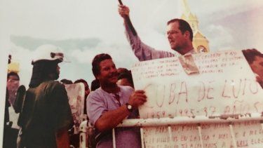 Alejandre en un evento por la libertad de Cuba en 1995.&nbsp;