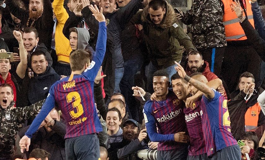 Gerard Piqué mostró su mano en referencia al abultado resultado conseguido ante los merengues.