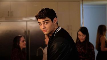 Centineo saltó a la fama con A todos los chicos de los que me enamoré, la comedia romántica de Netflix en la que comparte cartel con Lana Condor y que pronto lanzará su secuela.