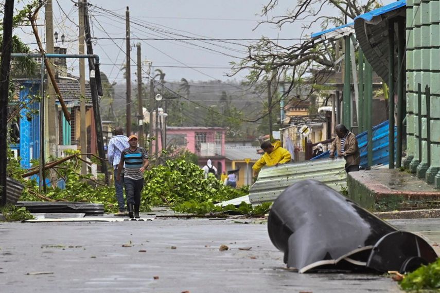Destrozos causados en una calle de Cuba tras el paso de Ian.&nbsp;