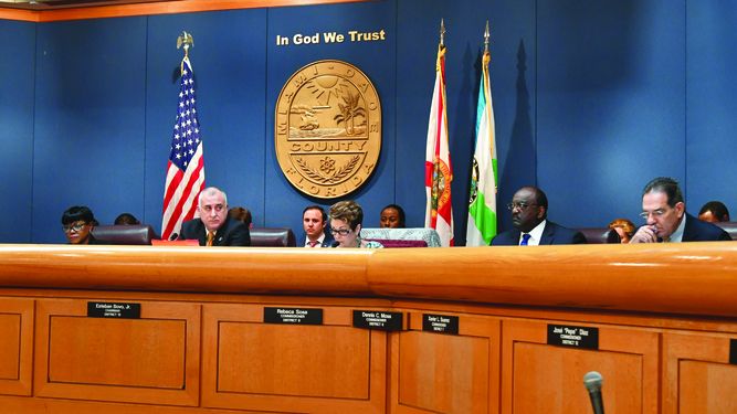 Comisión del Condado Miami-Dade, en una de sus reuniones.