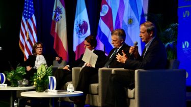 Expresidentes en un debate del VII Diálogo Presidencial.