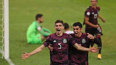 Johan Vásquez, celebra después de anotar el segundo gol del equipo de México en su partido ante Canadá en la semifinal del torneo preolímpico de fútbol de CONCACAF