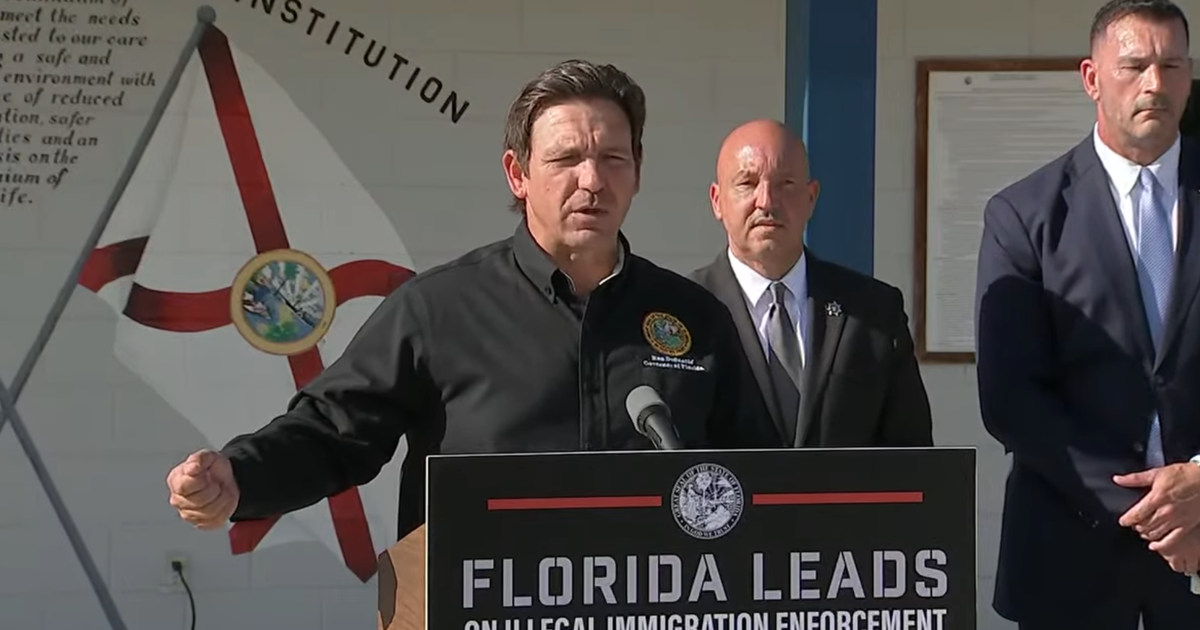 Florida anuncia segundo centro para detención y deportación de inmigrantes ilegales