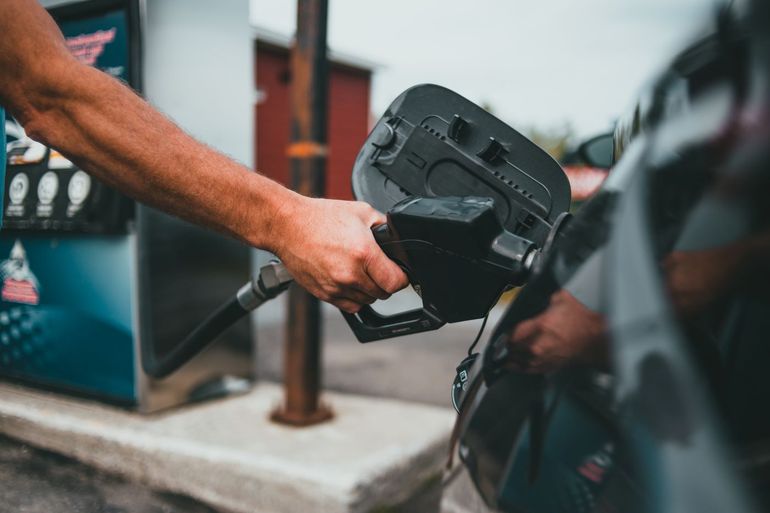 El consumo de gasolina baja considerablemente en EEUU.