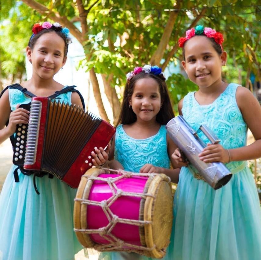 Anyelkis, Amberlys y Anyerlis, son Las Ni&ntilde;as Divinas dominicanas que hacen historia en medio de la pandemia.