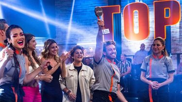 El actor mexicano Lambda García gana la competencia de cocina Top Chef VIP.