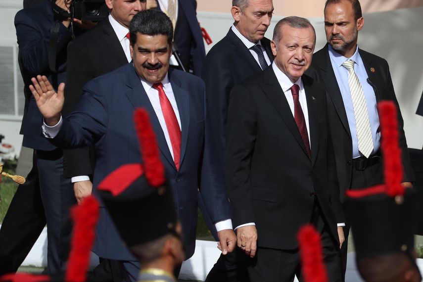 El presidente de Turquía Recep Tayyip Erdogan es recibido por Nicolás Maduro en Caracas.&nbsp;