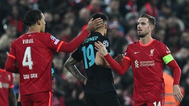 La defensa del Liverpool permitió un solo gol del Inter de Milán, lo que permitió resguardar el resultado de ida y así avanzar a Cuartos de Final de la Champions League