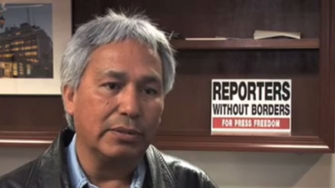 Gutiérrez Soto huyó a Estados Unidos en 2008 después de recibir informes de que miembros de la milicia mexicana trataban de matarlo por sus reportes periodísticos, y desde entonces intenta obtener la condición de asilado en Estados Unidos.