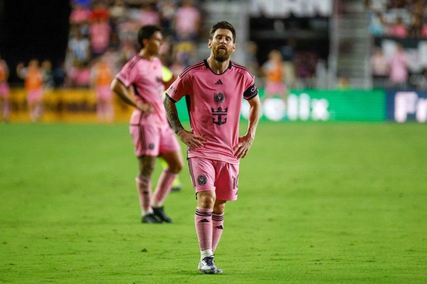 Lionel Messi, del Inter Miami, gesticula durante un juego de playoffs ante el Atlanta United, el 9 de noviembre de 2024.