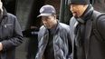Chris Rock, en el centro, llega al Teatro Wilbur para dar un espectáculo de comedia el miércoles 30 de marzo de 2022 en Boston.&nbsp;
