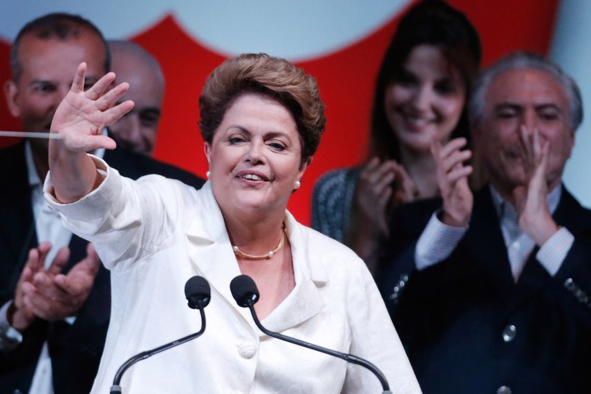 Rousseff baja la guardia y promete reformas en Brasil