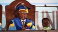 El expresidente de&nbsp;Zimbabue, Robert Mugabe, preside una graduación en una universidad de Harare (Zimbabue).&nbsp;