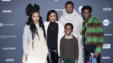 Teyana Taylor, de izquierda a derecha, A.V. Rockwell, Aaron Kingsley Adetola, William Catlett y Josiah Cross en el estreno de A Thousand and One en The Ray Theater durante el Festival de Cine de Sundance 2023 el 22 de enero de 2023, en Park City, Utah.