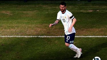 Asimismo, como hizo una evaluación tanto del rival como de su propia selección, Messi valúo el estado de las canchas con las que se han encontrado en Brasil como muy malas.