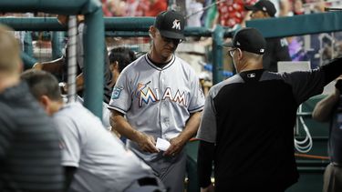 El manager de los peces, Don Mattingly, salió expulsado del encuentro.