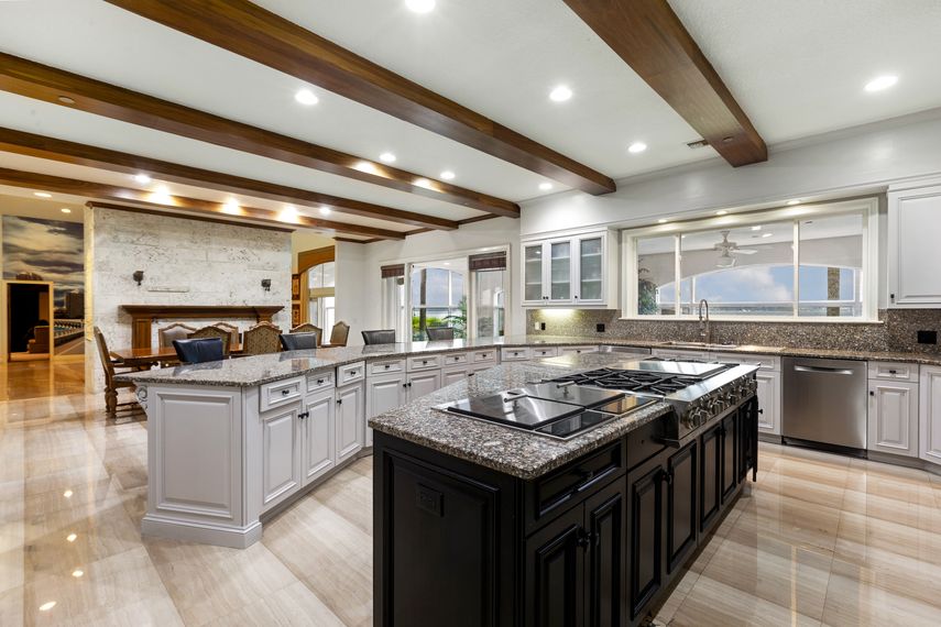 Imagen de la cocina de la propiedad de Shaquille ONeal en el centro de Florida.