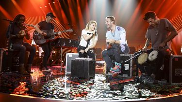 El cantante de Coldplay, Chris Martin y Shakira&nbsp;actúan durante el Global Citizen Festival.