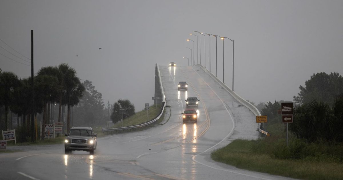 Dos muertos en Nueva Jersey por inundaciones, EEUU se prepara para más lluvias
