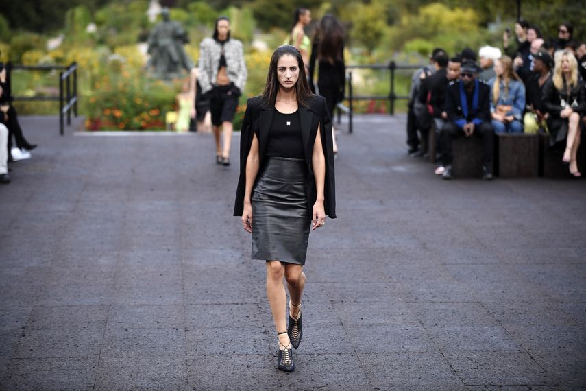 Givenchy apuesta por la sofisticación femenina