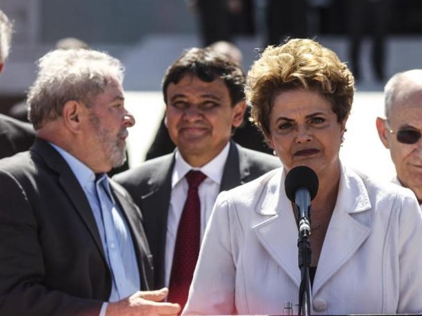  Si Dilma Rousseff es absuelta, regresa a sus funciones y el presidente en ejercicio, Michel Temer, vuelve a la condición de vicepresidente de la República (ARCHIVO/EFE)