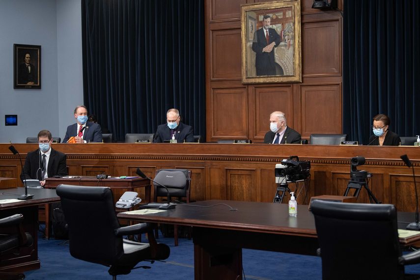 Legisladores en el Capitolio convocados para la votaci&oacute;n sobre el nuevo paquete de est&iacute;mulo econ&oacute;mico.
