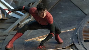 En esta imagen difundida por Sony Pictures, Tom Holland en una escena de Spider-Man: No Way Home de Columbia Pictures.