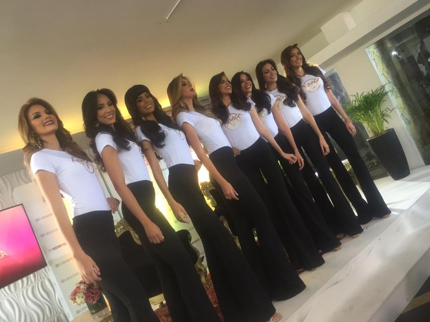 Parte del grupo de jóvenes que aspira convertirse en la mujer más bella del país.&nbsp;