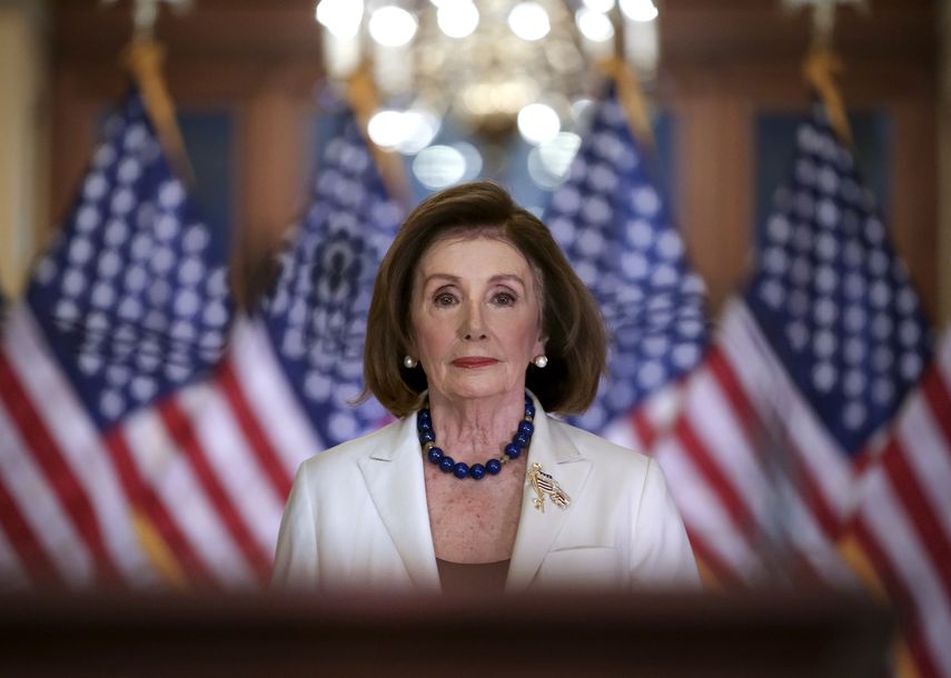 La presidenta de la C&aacute;mara de Representantes, la dem&oacute;crata Nancy Pelosi, anuncia que la c&aacute;mara proceder&aacute; a redactar los cargos para un juicio pol&iacute;tico al presidente Donald Trump. En el Capitolio, Washington, jueves 5 de diciembre de 2019.&nbsp;