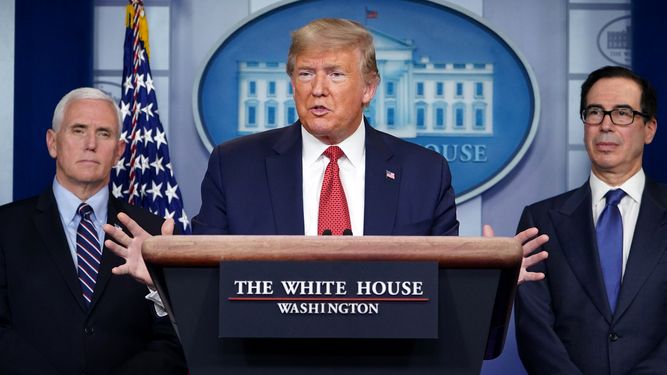 El presidente Donald Trump en una de sus intervenciones p&uacute;blicas sobre la pandemia.