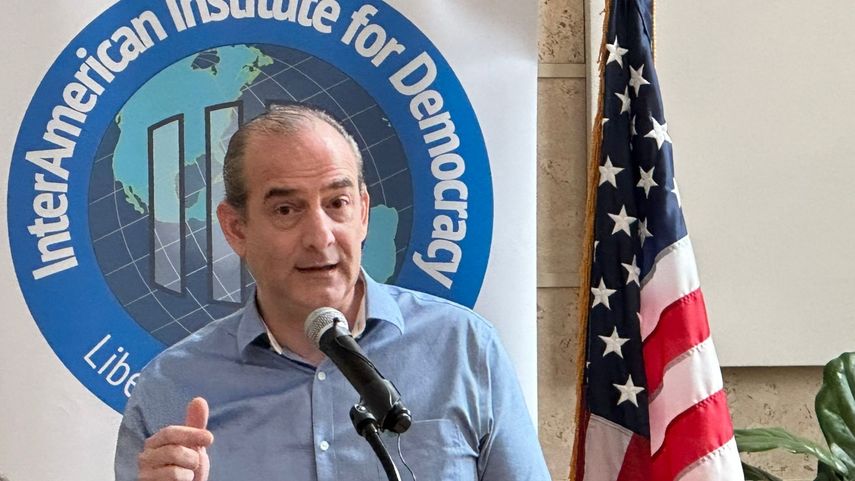Javier Larrondo, presidente de la organización Prisoner Defenders, durante su intervención en Terrorismo de estado y presos políticos en Cuba y Latinoamérica