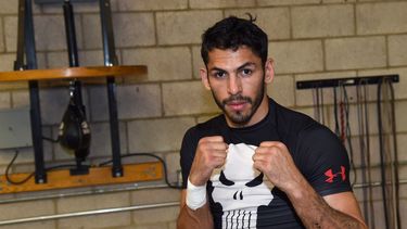 Linares estará inactivo por siete semanas tras lastimarse la mano derecha en su última pelea