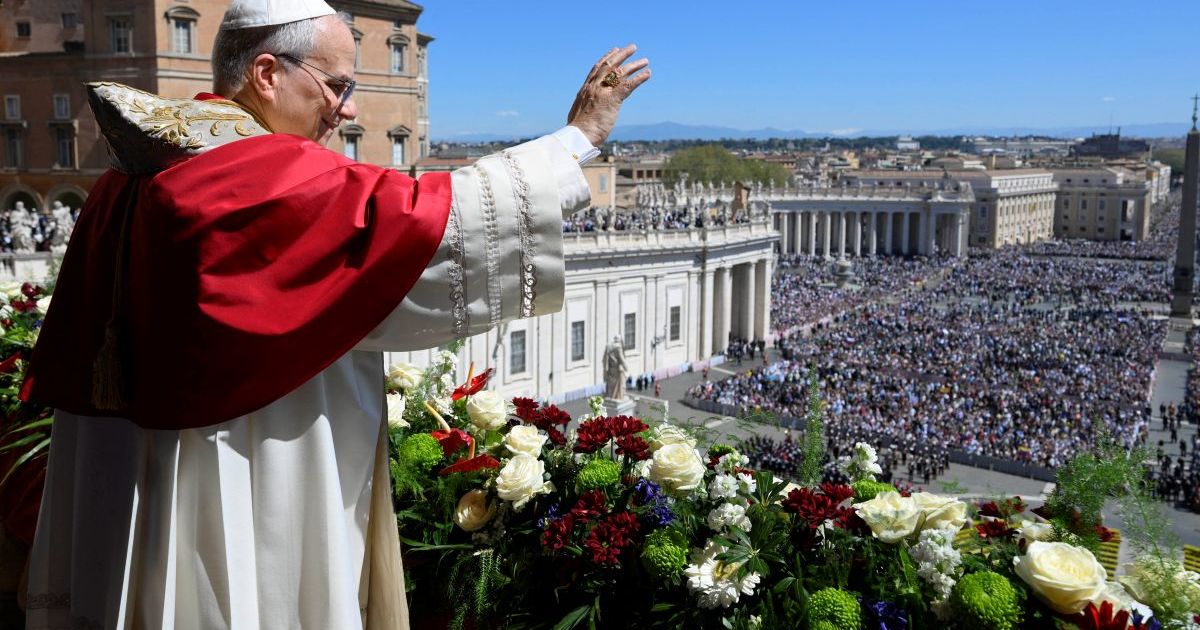 CELEBRACIONES PASCUALES GLOBALES Y MENSAJE PAPAL