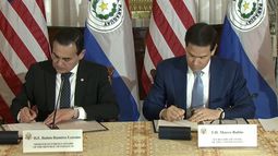 El secretario de Estado de Estados Unidos, Marco Rubio, y su homólogo paraguayo, Rubén Ramírez Lezcano, firman el Acuerdo sobre el Estatuto de las Fuerzas, que establece el marco para la presencia de tropas estadounidenses en el país latinoamericano. &nbsp;