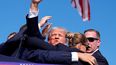 El expresidente Donald Trump es rodeado por agentes del Servicio Secreto de Estados Unidos en un acto de campaña, el sábado 13 de julio de 2024, en Butler, Pensilvania.&nbsp;
