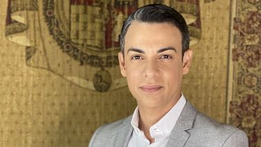 Joaquin Manuel, manicurista boricua.