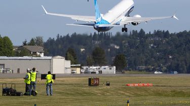 Justicia de EEUU inculpa a expiloto de Boeing por accidentes de avión 737 MAX