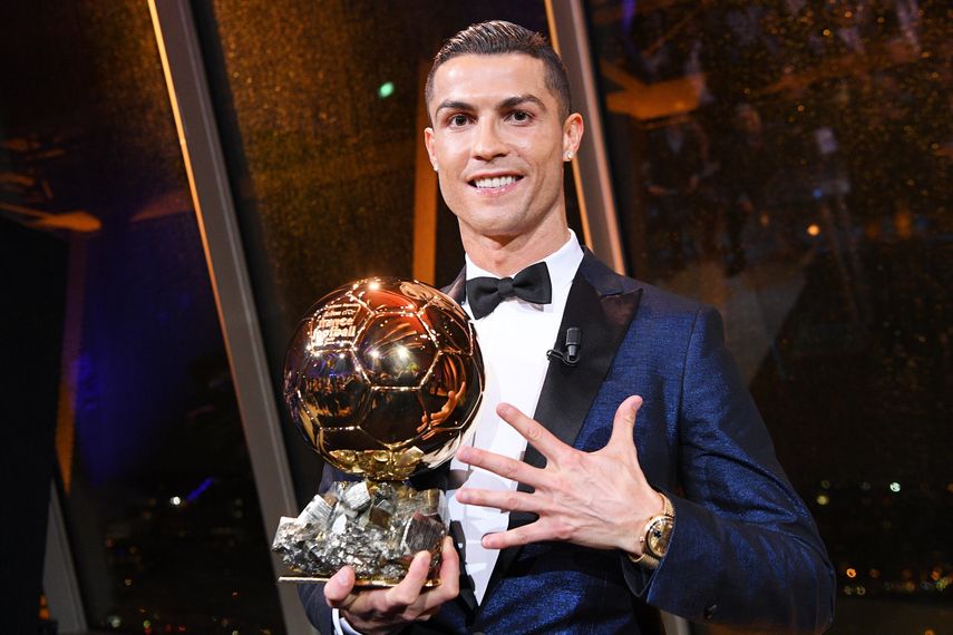 Ronaldo ganó su quinto galardón con 946 puntos, una de las victorias más claras, casi el 90 % de los votos.
