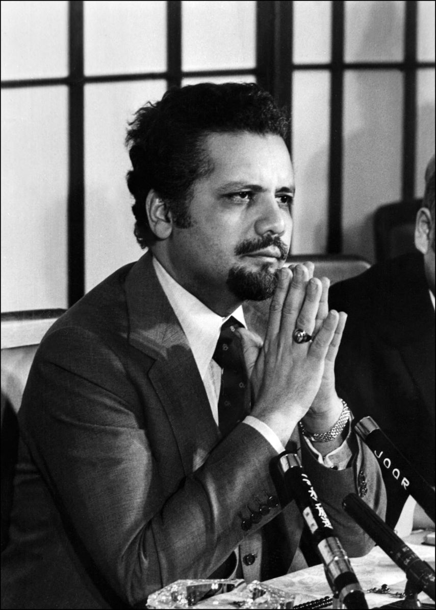 Ahmed Zaki Yamani era un ser de una inteligencia poco común, reflexivo, educado, de buenas maneras y de una gran paciencia. &nbsp;Todas estas características esenciales hacían de él un admirable negociador. Murió a los 90 años el pasado 23 de febrero