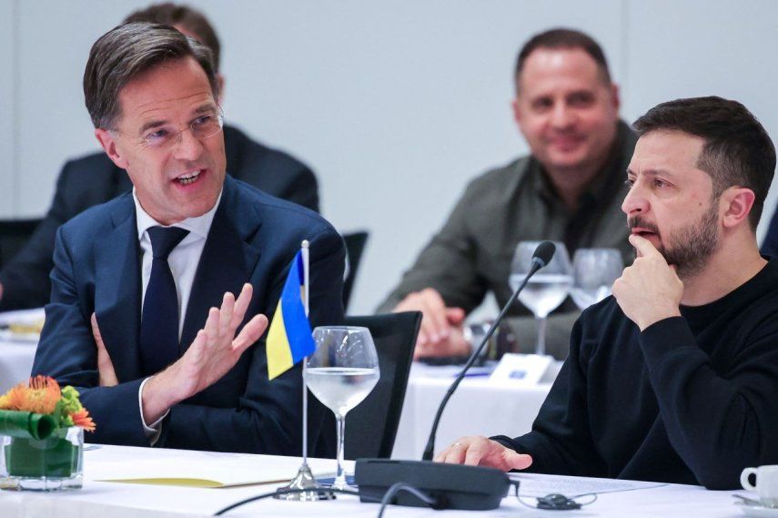 El secretario general de la OTAN, Mark Rutte y el presidente de Ucrania, Volodimir Zelensky, en Bruselas.