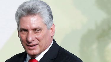 Díaz-Canel sabe que no cuenta con el fuerte liderazgo al que los hermanos Castro acostumbraron&nbsp;a los cubanos.