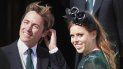 En esta fotografía del 31 de agosto de 2019 la princesa Beatriz y su esposo Edoardo Mapelli Mozzi en la boda de Ellie Goulding y Caspar Jopling, en York, Inglaterra. En esta fotografía del 31 de agosto de 2019 la princesa Beatriz y su esposo Edoardo Mapelli Mozzi en la boda de Ellie Goulding y Caspar Jopling, en York, Inglaterra.